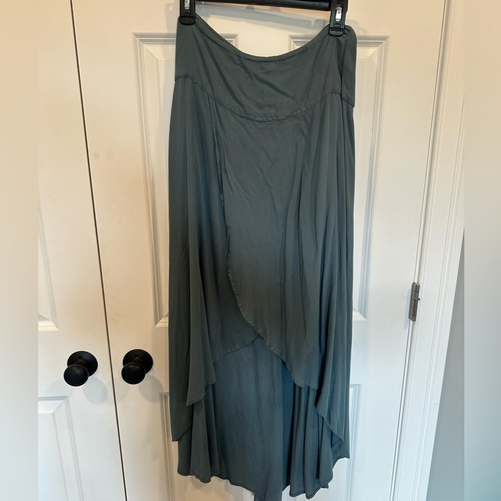 Green high low linen style skirt from Lulus